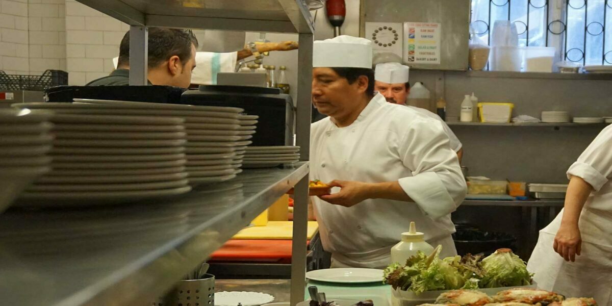 El Pirata Head Chef - Rosendo Simbana