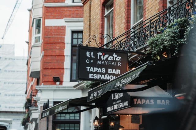 Places To Eat Near To Buckingham Palace Nearby Green Park St James Park Mediterranean Restaurant Mayfair London Tapas