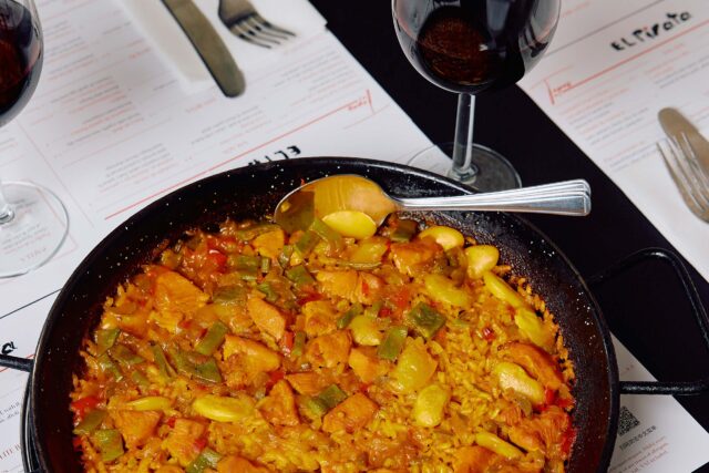 Paella London classic seafood Valenciana