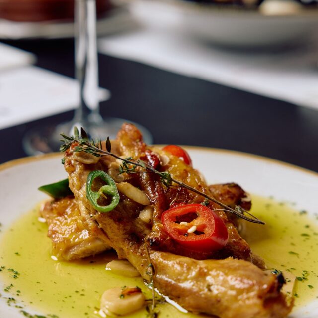El Pirata Mayfair: Luxury £100 gift voucher for an authentic Spanish tapas feast.