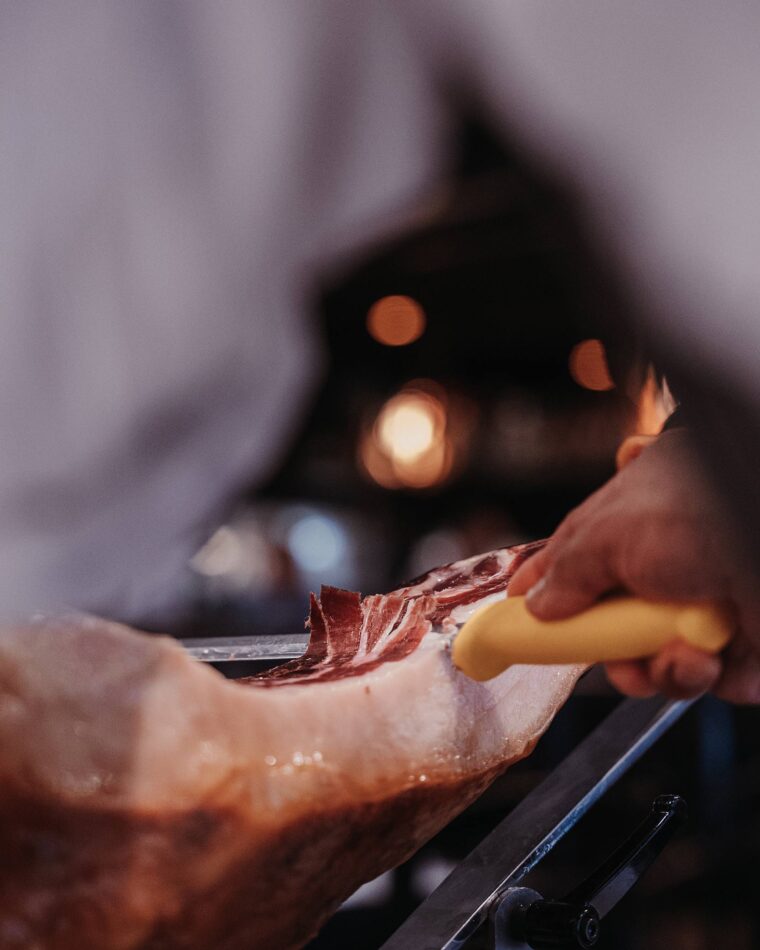 Experience the finest Bar Iberico in London at El Pirata. Taste premium acorn-fed Spanish ham at our Mediterranean restaurant in Mayfair.