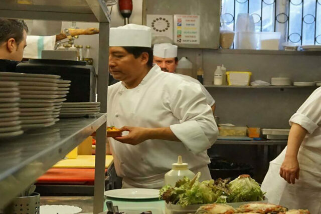 Head Chef Rosendo Simbana preparing authentic Spanish tapas at El Pirata Mayfair.