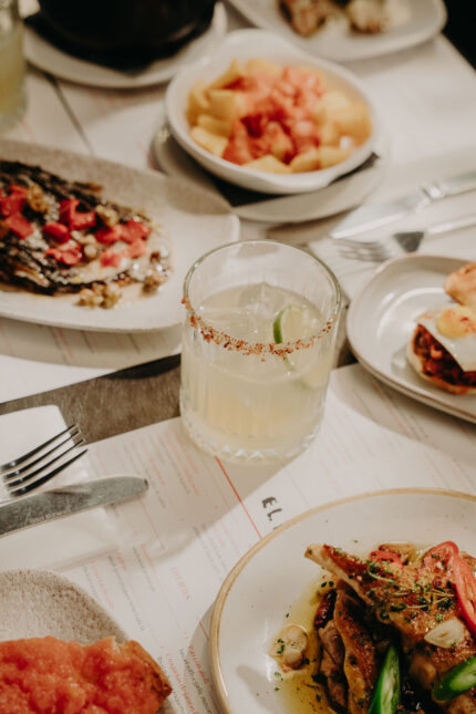 El Pirata London: Sabores auténticos de España en un sofisticado entorno de Mayfair.