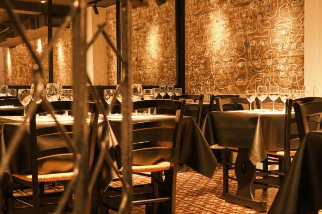 Restaurante con bar de tapas y salas privadas para grupos en bodega (Mayfair)