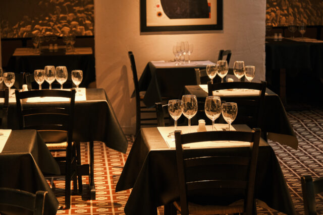 Restaurante con bar de tapas y salas privadas para grupos en bodega (Mayfair)