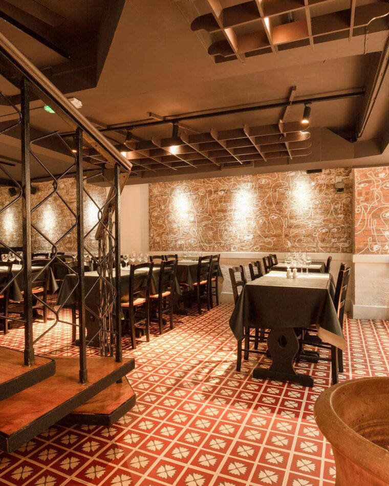 Restaurant with large capacity for group dining in London's Mayfair