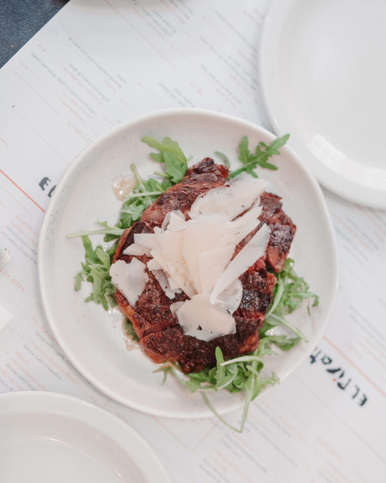 Choosing the perfect setting for a business lunch, El Pirata near to Hyde Park corner offers the perfect setting for business meetings.