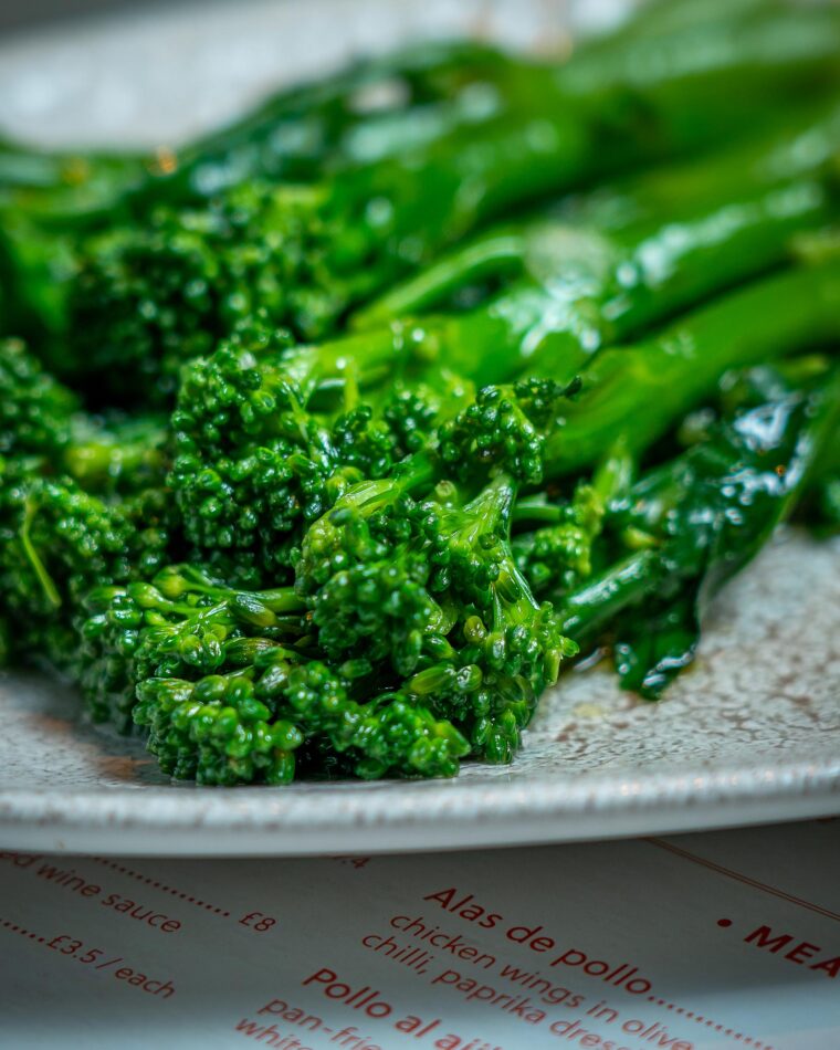 Vegan Vegetarian restaurant near to Hyde Park Corner Underground, Buckingham Palace London and Green Park, a Tapas Bar restaurant